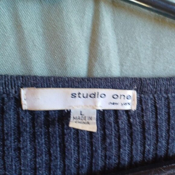 !Gorgeous Long Sleeve Knit Dress! by Studio One - Picture 2 of 3